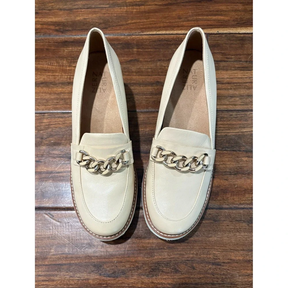 Naturalizer Women's Desi Loafers Vanilla Beige Leather Gold Chain Accent Size 9M